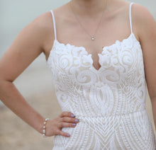Load image into Gallery viewer, Hayley Paige &#39;West&#39; size 10 used wedding dress front view close up
