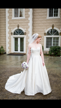 Load image into Gallery viewer, Allure &#39;P951&#39; size 6 used wedding dress front view on bride
