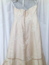 Load image into Gallery viewer, L&#39;Ezu Atelier of Beverly Hills &#39;Custom&#39; size 8 used wedding dress back view on hanger
