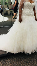 Load image into Gallery viewer, Davids Bridal &#39;Strapless Tulle&#39; size 12 new wedding dress front view on bride
