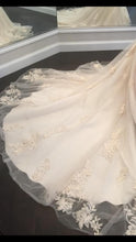 Load image into Gallery viewer, Essence of Australia &#39;Stella York D1876&#39; size 14 used wedding dress view of train
