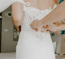 Load image into Gallery viewer, Calle Blanche &#39;Krysta 8229&#39; size 2 used wedding dress back view on bride
