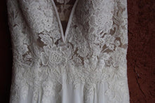 Load image into Gallery viewer, Pronovias &#39;Escala&#39; size 4 used wedding dress front view close up
