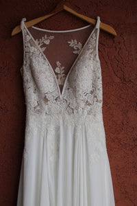 Pronovias 'Escala' size 4 used wedding dress front view close up
