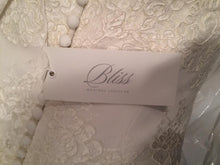 Load image into Gallery viewer, Monique Lhuillier &#39;Bliss&#39; - Monique Lhuillier - Nearly Newlywed Bridal Boutique - 9
