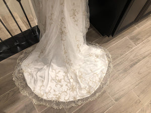 Kitty Chen 'Evelyn' size 2 used wedding dress view of train