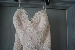 Chic Nostalgia 'Lennox' size 8 used wedding dress front view close up