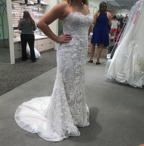 Oleg Cassini 'Ivycham' size 8 new wedding dress front view on bride