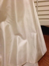 Load image into Gallery viewer, Nicole Miller &#39;Silk&#39; size 4 used wedding dress view of hemline
