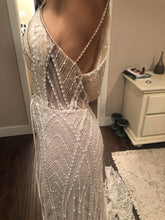 Load image into Gallery viewer, Alon Livne &#39;Angel&#39; size 6 sample wedding dress back view on bride
