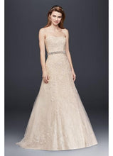Load image into Gallery viewer, David&#39;s Bridal &#39;Jewel WG3755&#39; size 00 used wedding dress front view on model
