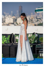Load image into Gallery viewer, Inbal Dror &#39;Sparkly&#39; size 0 used wedding dress  side view on bride
