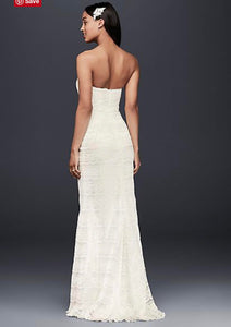 Vera Wang White 'Gallo' size 4 used wedding dress back view on model