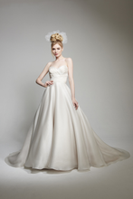 Load image into Gallery viewer, Matthew Christopher &#39;Abigail&#39; size 12 used wedding dress front view on model

