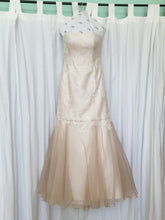Load image into Gallery viewer, L&#39;Ezu Atelier of Beverly Hills &#39;Custom&#39; size 8 used wedding dress front view on hanger
