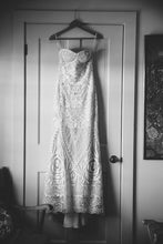 Load image into Gallery viewer, Naeem Khan &#39;Beverly Hills&#39; size 4 used wedding dress front view on hanger
