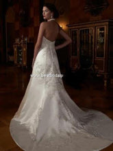 Load image into Gallery viewer, Custom &#39;2001&#39; size 12 new wedding dress back view on model
