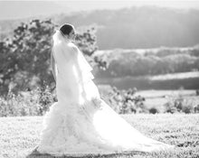 Load image into Gallery viewer, Vera Wang  &#39;Lark&#39; size 4 used wedding dress back view on bride
