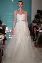 Load image into Gallery viewer, Reem Acra &#39;Dreamy&#39; size 12 used wedding dress front view on model
