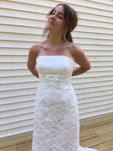Load image into Gallery viewer, Augusta Jones &#39;Strapless&#39; size 8 used wedding dress front view on bride
