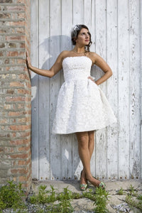 Oscar de la Renta 'Crochet Lace' - Oscar de la Renta - Nearly Newlywed Bridal Boutique - 4