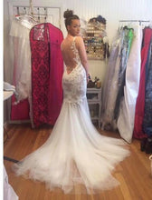 Load image into Gallery viewer, Watters &#39;Cinzia&#39; size 6 used wedding dress back view on bride
