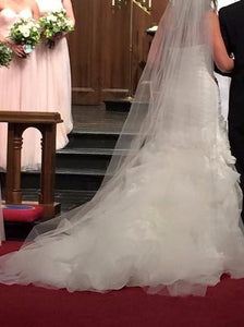 Enzoani 'Gilda' size 6 used wedding dress back view on bride