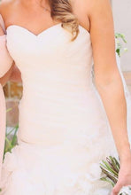 Load image into Gallery viewer, Enzoani &#39;Gilda&#39; size 6 used wedding dress front view close up on bride
