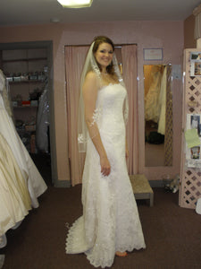 San Patrick 'White' size 12 used wedding dress side view on bride