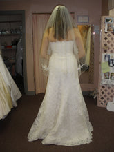 Load image into Gallery viewer, San Patrick &#39;White&#39; size 12 used wedding dress back view on bride
