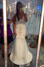 Load image into Gallery viewer, Watters &#39;Cinzia&#39; size 6 used wedding dress front view on bride
