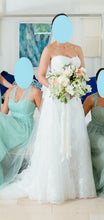 Load image into Gallery viewer, Monique Lhuillier &#39;Treasure&#39; - Monique Lhuillier - Nearly Newlywed Bridal Boutique - 3
