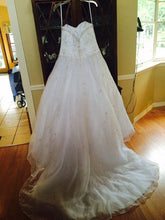 Load image into Gallery viewer, Oleg Cassini &#39;CT258&#39; - Oleg Cassini - Nearly Newlywed Bridal Boutique - 3
