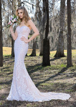 Load image into Gallery viewer, Ashley and Justin &#39;10413&#39; size 8 used wedding dress front view on model
