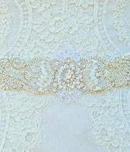 Load image into Gallery viewer, Mackenzie Michaels &#39;Keyhole Back&#39; size 4 used wedding dress close up of belt
