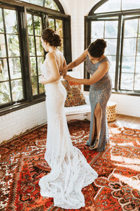 Alon Livne 'Daria' size 2 used wedding dress side view on bride