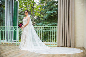 Pronovias 'Orlara' size 2 used wedding dress side view on bride