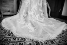 Load image into Gallery viewer, Pronovias &#39;Orlara&#39; size 2 used wedding dress view of train
